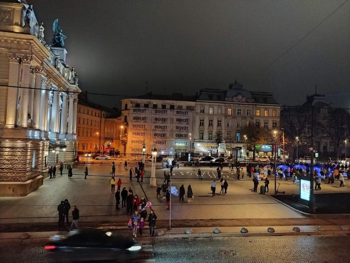 Apartment In The Centre Of Lviv Exterior photo