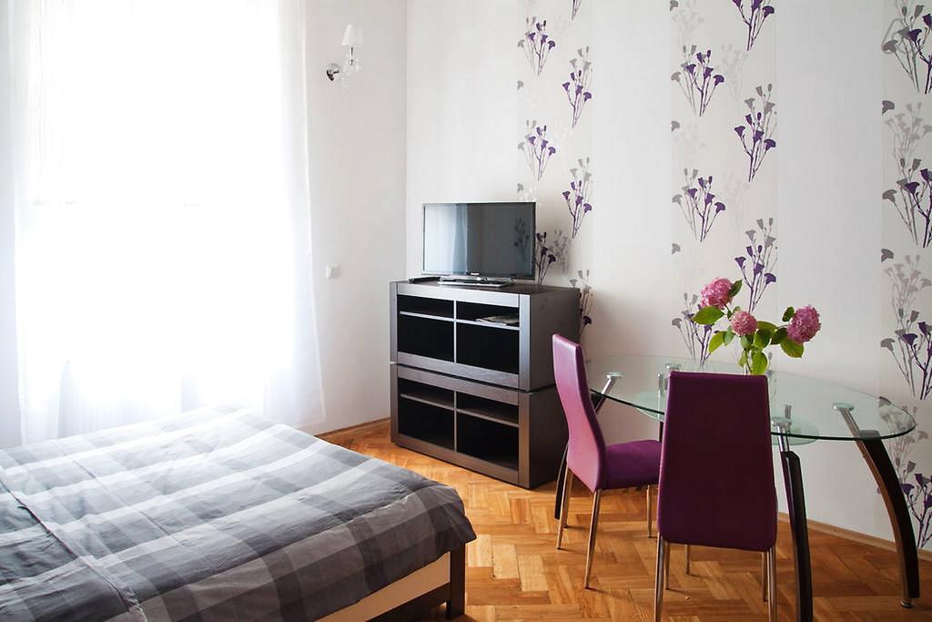 Apartment In The Centre Of Lviv Exterior photo