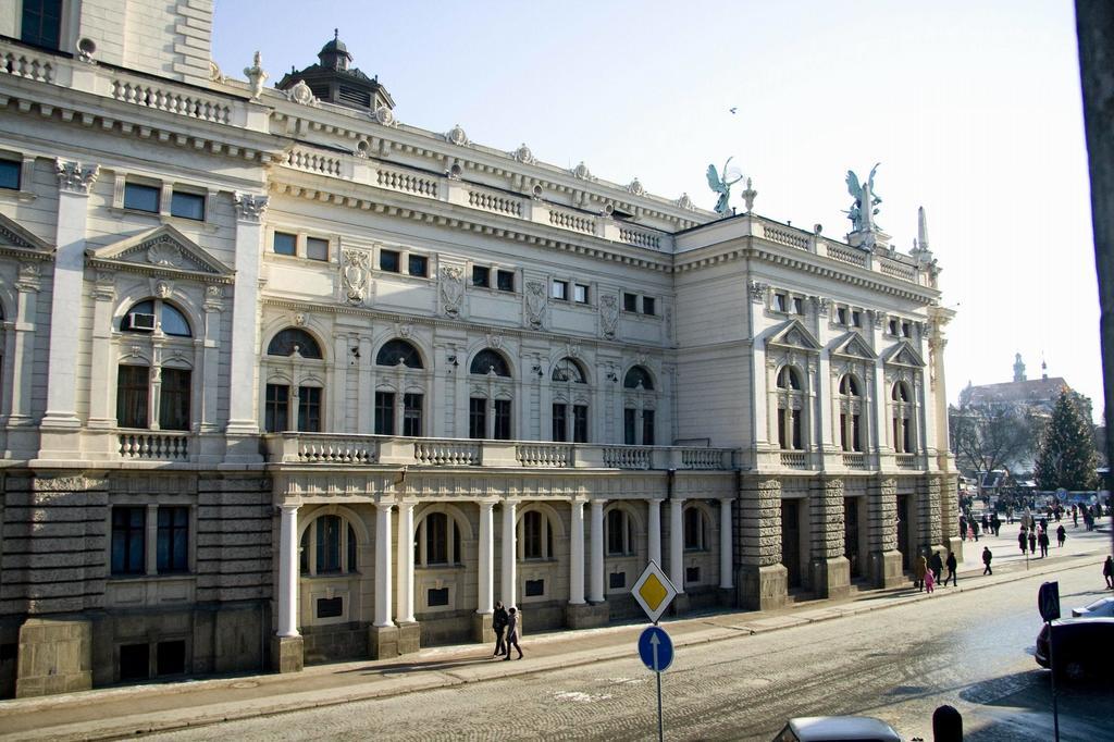 Apartment In The Centre Of Lviv Exterior photo