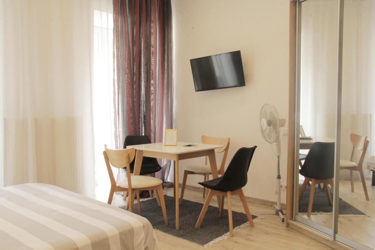 Apartment In The Centre Of Lviv Exterior photo